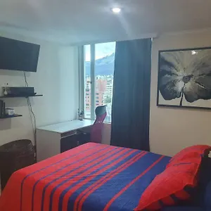 Bella Amoblada, Sector Exclusivo La Carolina. Apartamento Quito