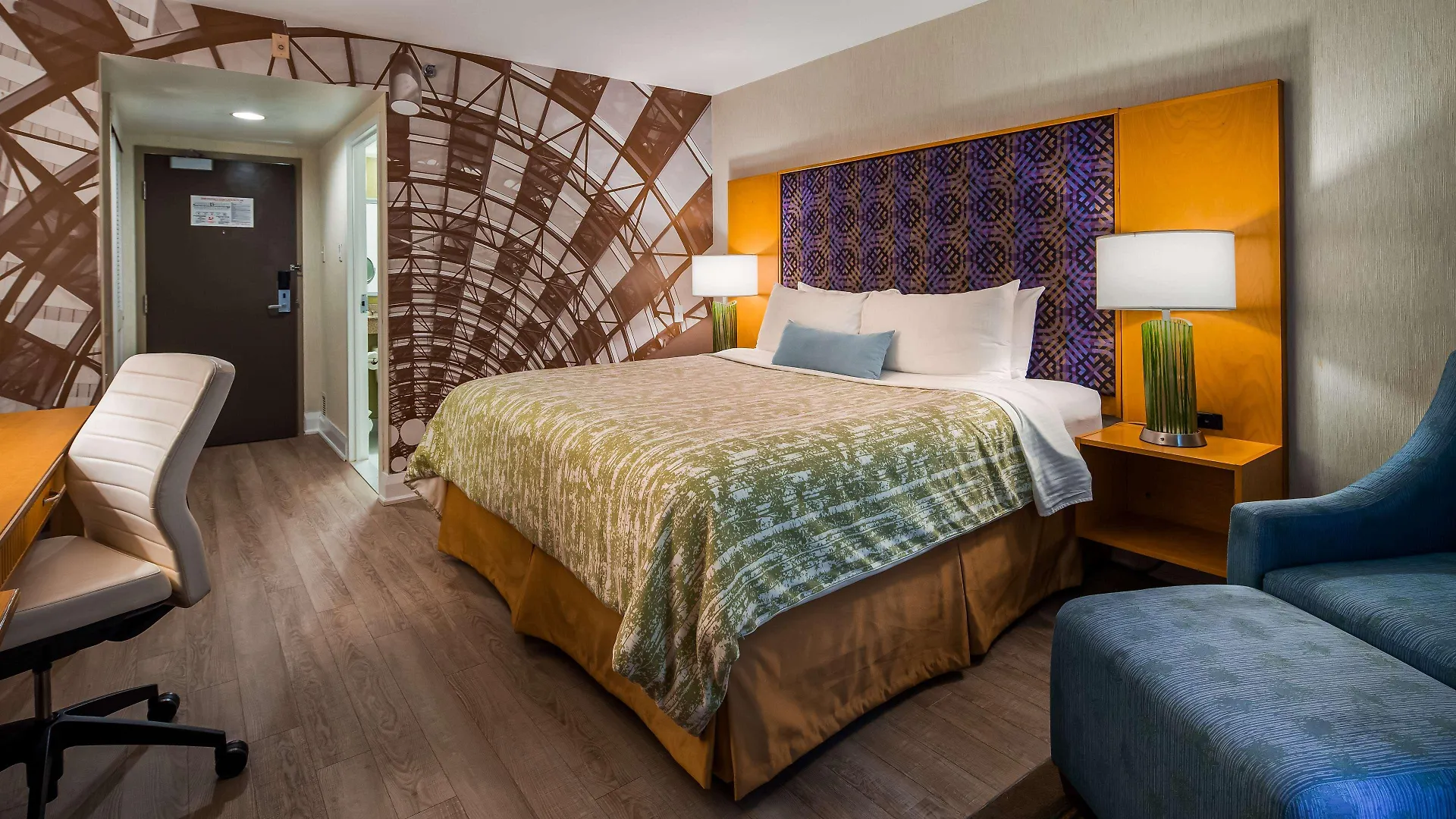 Best Western Premier Toronto Airport Carlingview Hotel 3*,