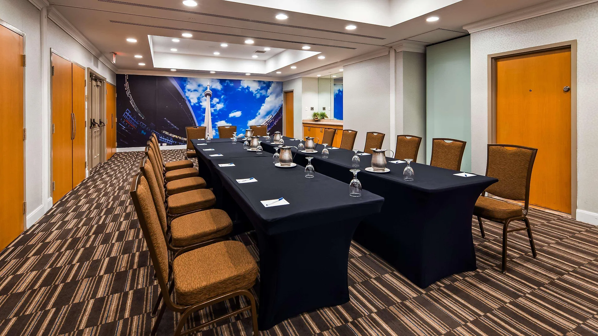 Best Western Premier Toronto Airport Carlingview Hotel