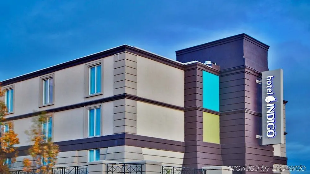 Best Western Premier Toronto Airport Carlingview Hotel