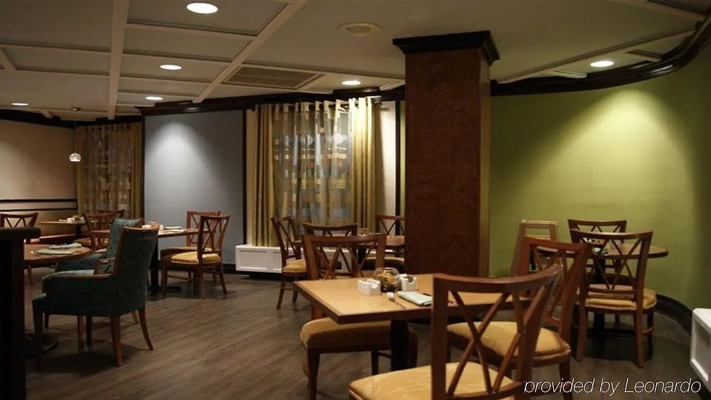 Best Western Premier Toronto Airport Carlingview Hotel