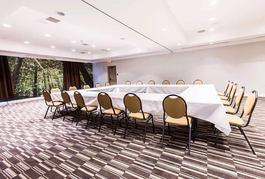 Best Western Premier Toronto Airport Carlingview Hotel