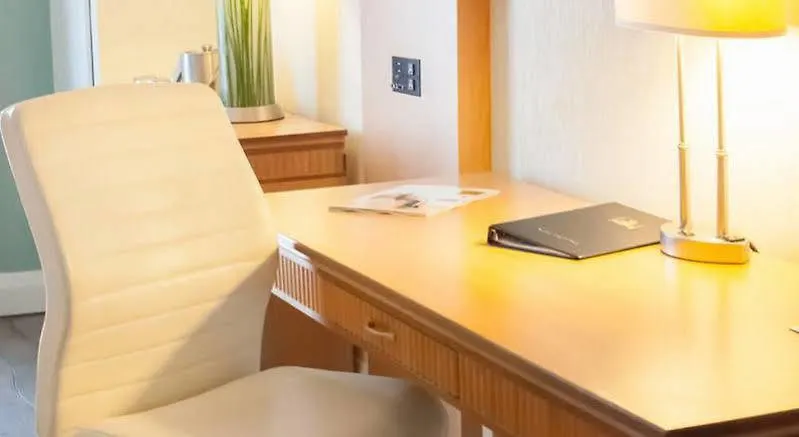 Best Western Premier Toronto Airport Carlingview Hotel