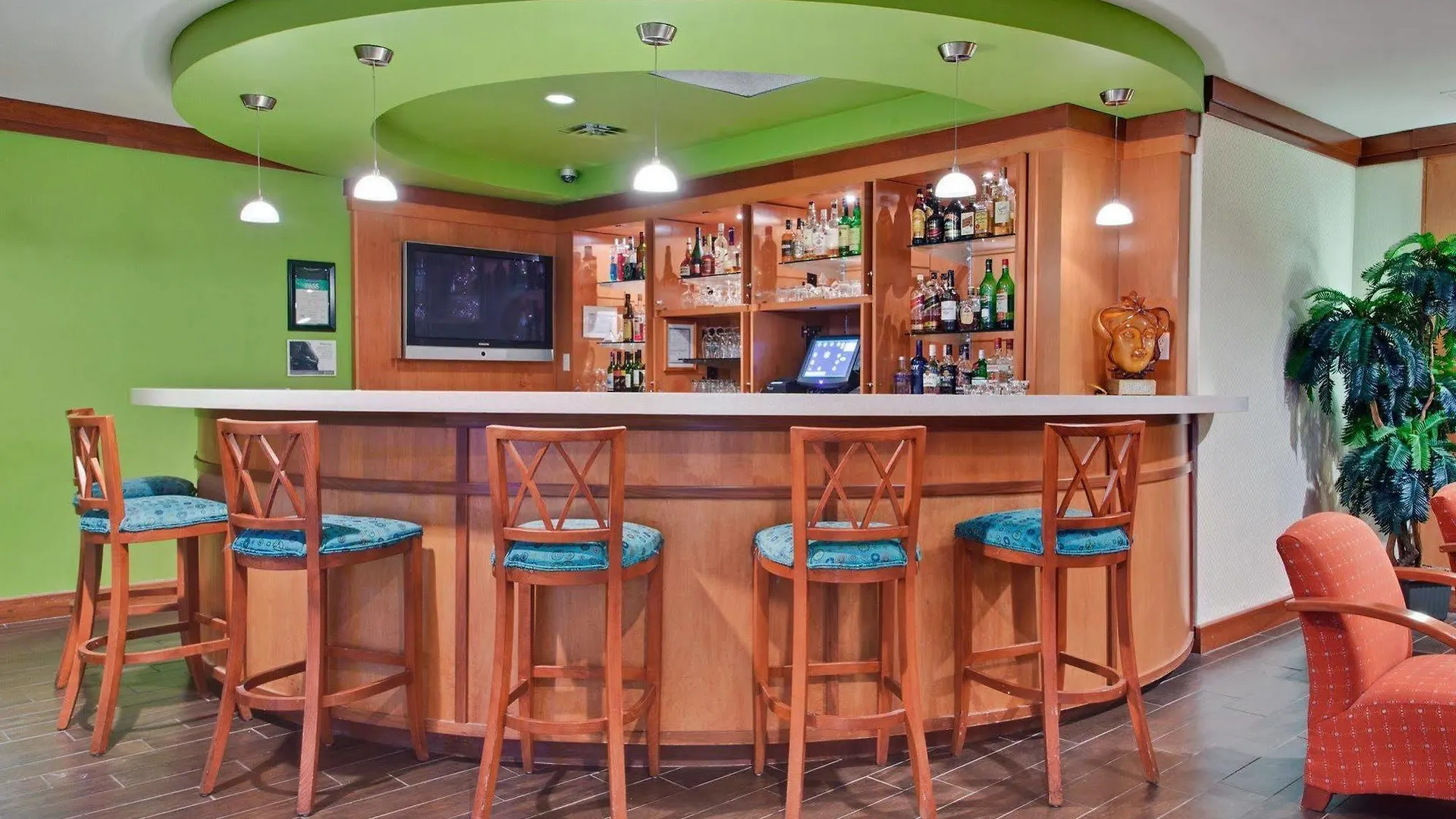 Best Western Premier Toronto Airport Carlingview Hotel 3*,