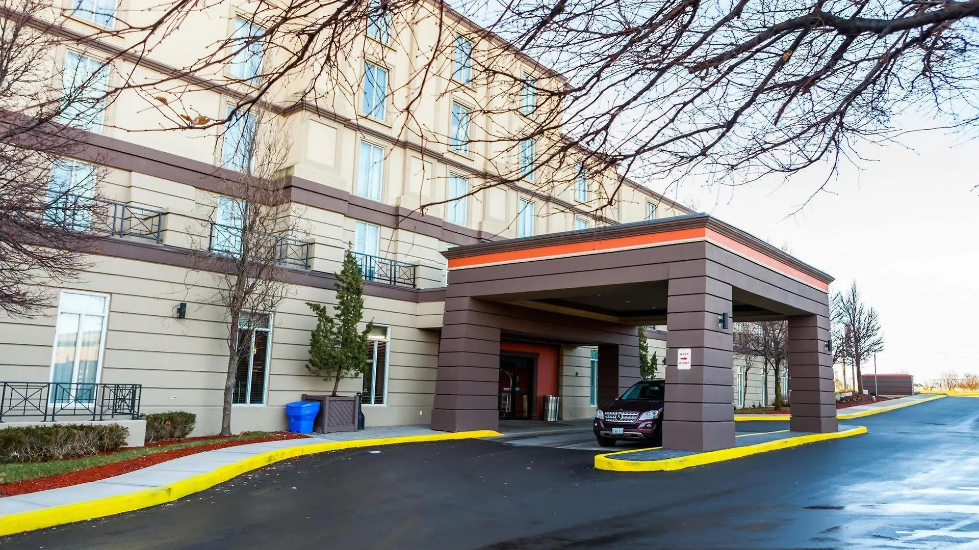 Best Western Premier Toronto Airport Carlingview Hotel
