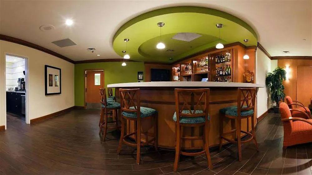 Best Western Premier Toronto Airport Carlingview Hotel